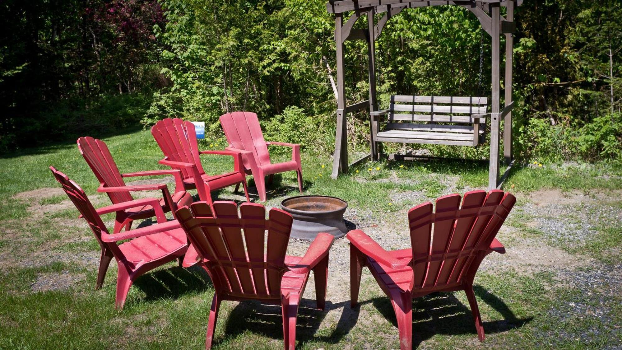 Camping Chalets Spas Pignons Rouges Saint Romain Exterior foto